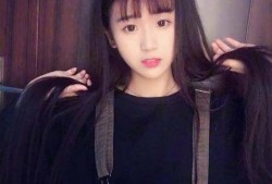 快手14岁女孩吃瓜视频,揭秘网络红人的成长之路