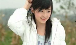 张含韵吃蜜瓜视频,镜头下的清新魅力