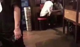 偷拍女闺蜜吃瓜视频,引发网友热议