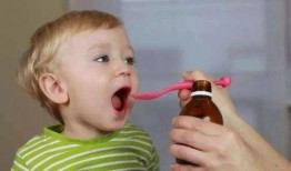 父子吃瓜喂药视频大全,趣味吃瓜喂药视频大盘点