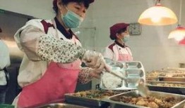 食堂大妈生日吃瓜视频,温馨瞬间引网友共鸣