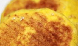 远哥吃蓝瓜饼视频,美味与挑战并存！