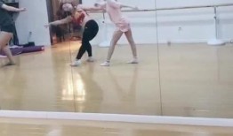 大学跳舞吃瓜视频,揭秘大学校园里的舞蹈狂欢瞬间