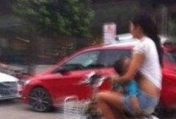 女子边吃瓜边骑车视频大全,女子边吃瓜边骑车视频大盘点