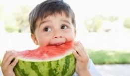 大姨吃瓜干搞笑视频,搞笑视频笑翻天！