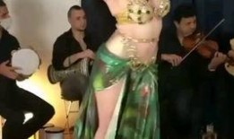 新疆舞吃蜜瓜教学视频,跟随教学视频学跳新疆舞