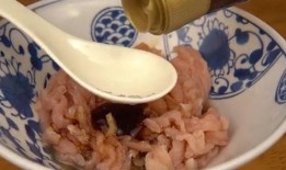 泰国吃佛手瓜视频,视频揭秘地道烹饪技巧