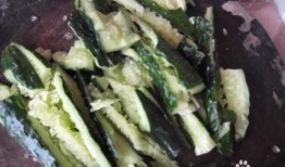 胶瓜怎么凉拌吃最好呢视频,清爽开胃的夏日佳肴