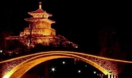 济南解放阁吃瓜事件视频,一场网络热议的街头奇观