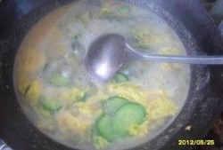 吃瓜怎么烧汤好吃视频,吃瓜汤的制作秘诀