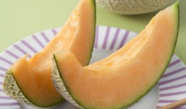 吃哈密瓜炸成汁喝的视频,口感独特，营养满分