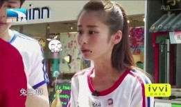 吃瓜学妹跟男朋友打视频,甜蜜瞬间曝光