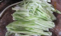 吃瓜长条怎么做视频的,制作吃瓜长条视频的创意指南