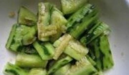 小瓜还可以凉拌吃吗视频,小瓜凉拌新吃法，视频教你轻松制作