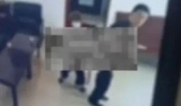 桥边姑娘吃瓜群众视频在线观看,吃瓜群众现场直播