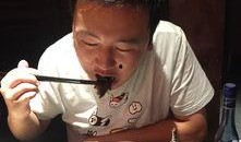 小胖子吃大瓜视频,趣味横生吃瓜记