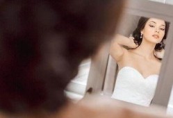 女纹身师吃瓜视频大全,揭秘女纹身师吃瓜视频背后的故事