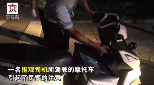 吃瓜群众黑脸悠闲视频,揭秘网络视频背后的趣味人生